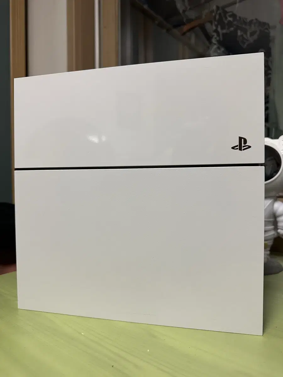 ps4 화이트 + 게임타이틀 11개 세트로 판매합니다!